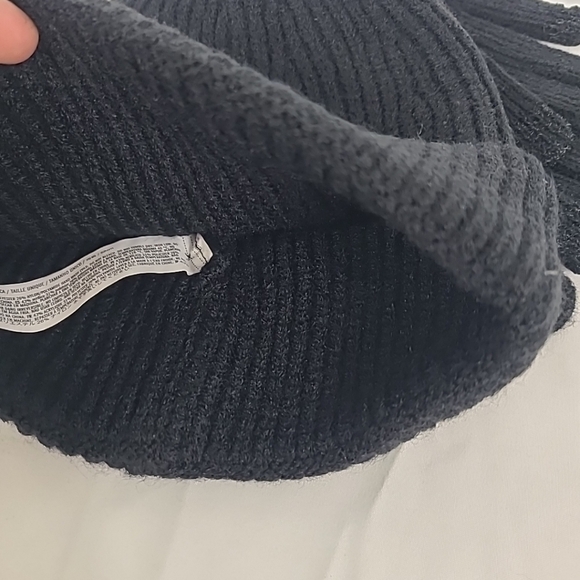 NEW Forever 21 Unisex Black Touchscreen Gloves and Beanie Set NWT $20 - Picture 6 of 6